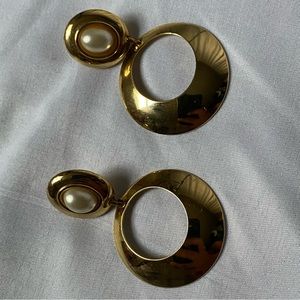 Dainty Lightweight Gold Statement Pearl Earrings